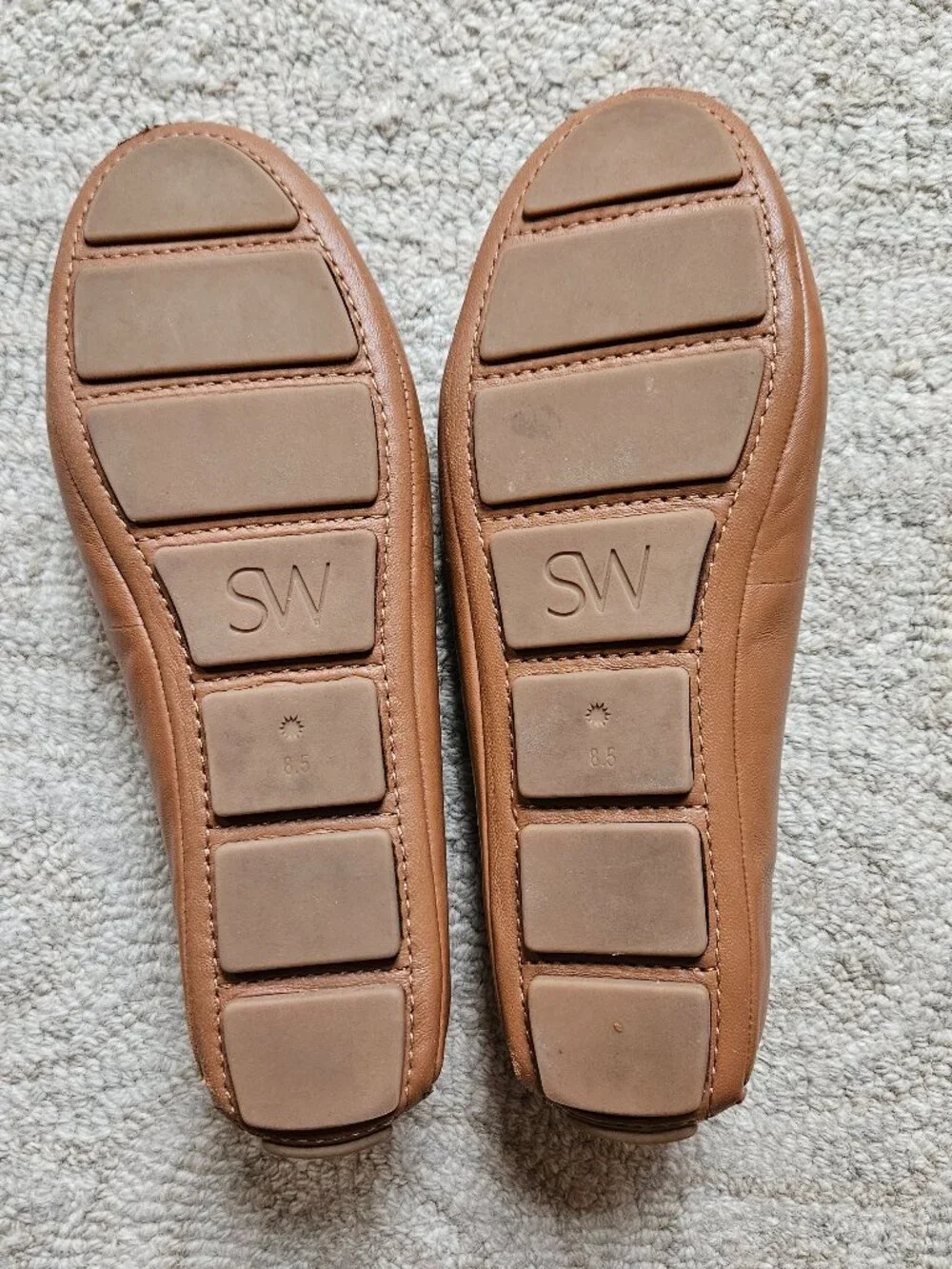 Stuart Weitzman Tan or Brown Driving Loafers Shoes Size 8.5 Leather Slip-On